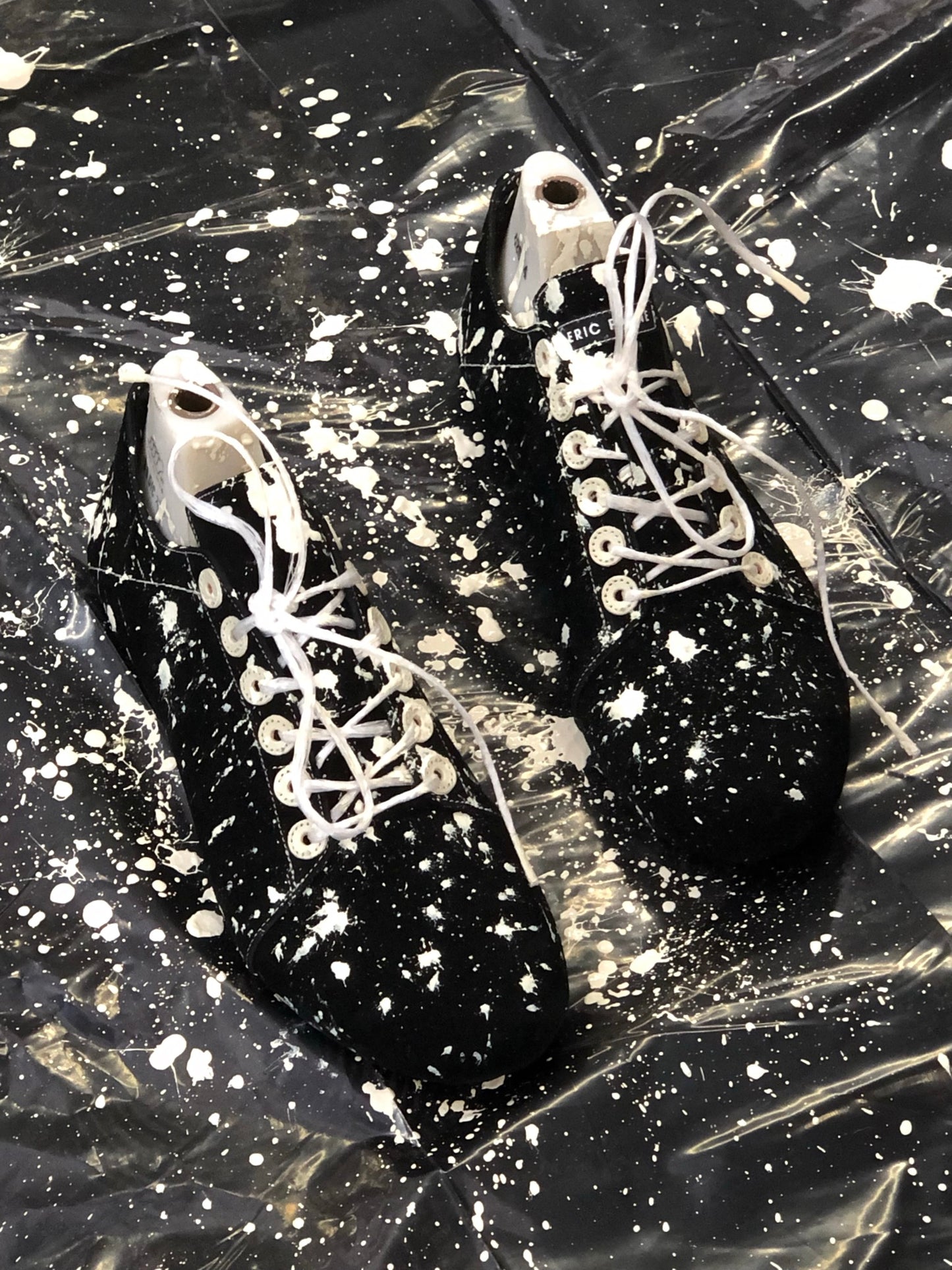 lace to toe suede black paint splatter