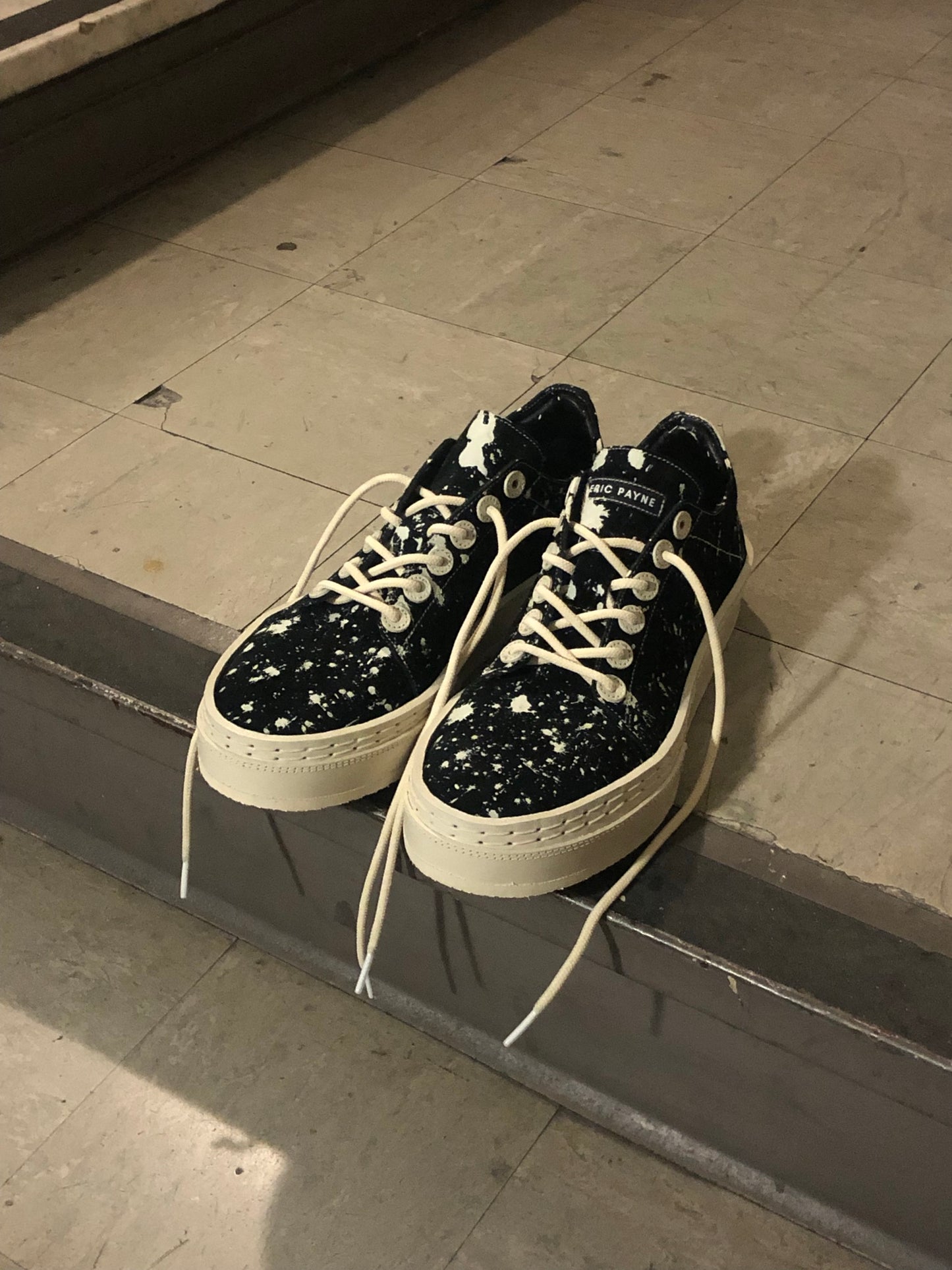 lace to toe suede black paint splatter