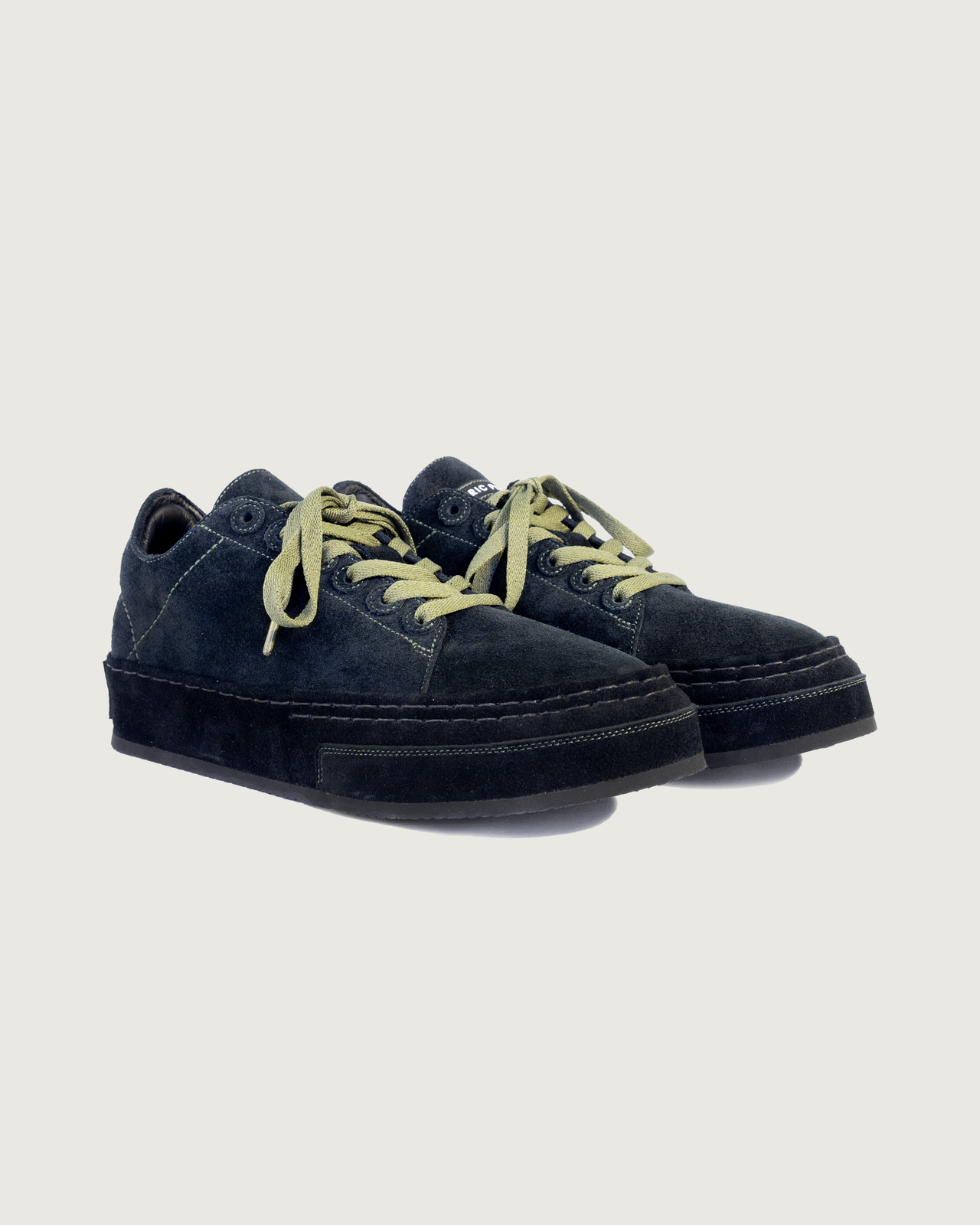 lace to toe full suede black/olive