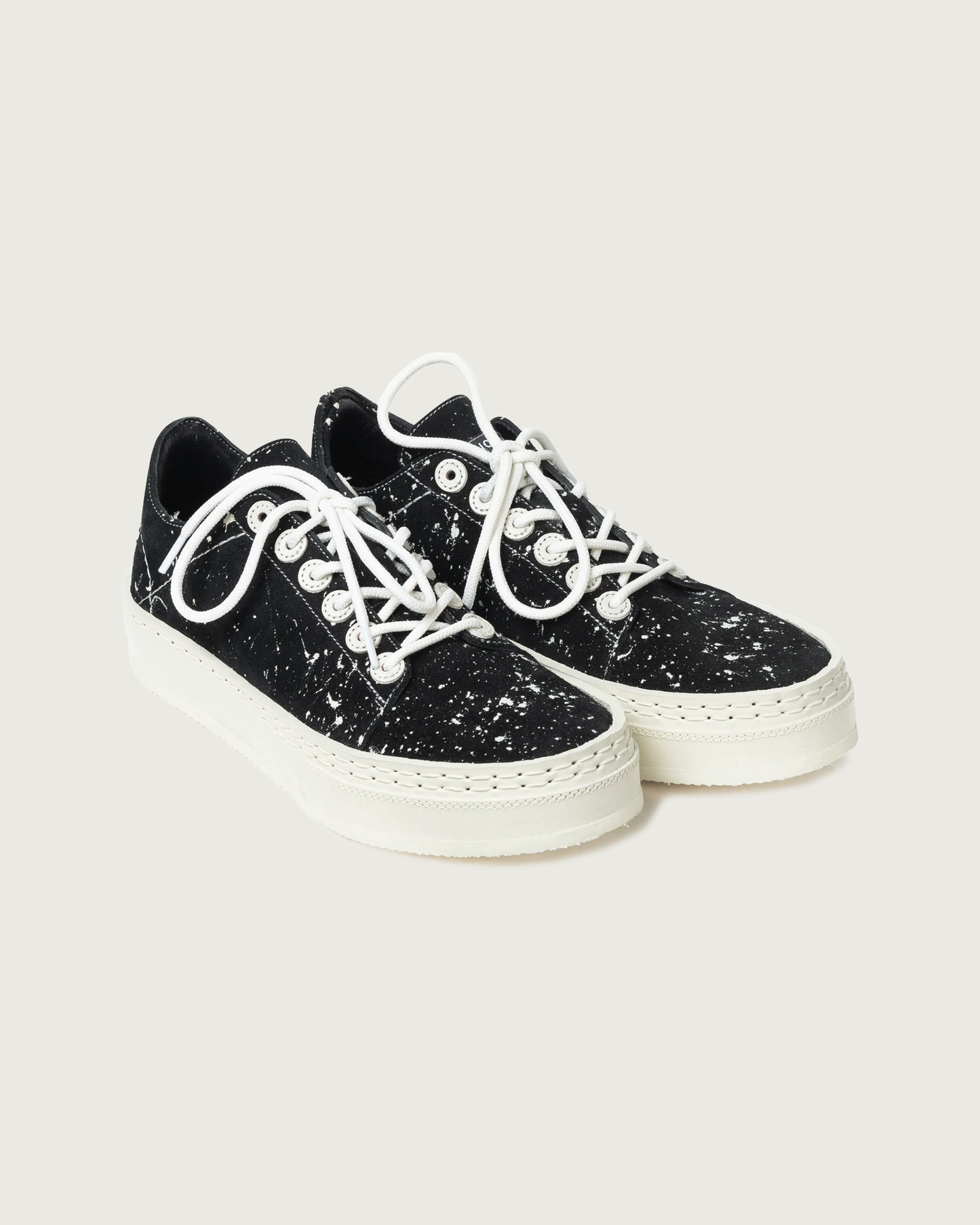 lace to toe suede black paint splatter