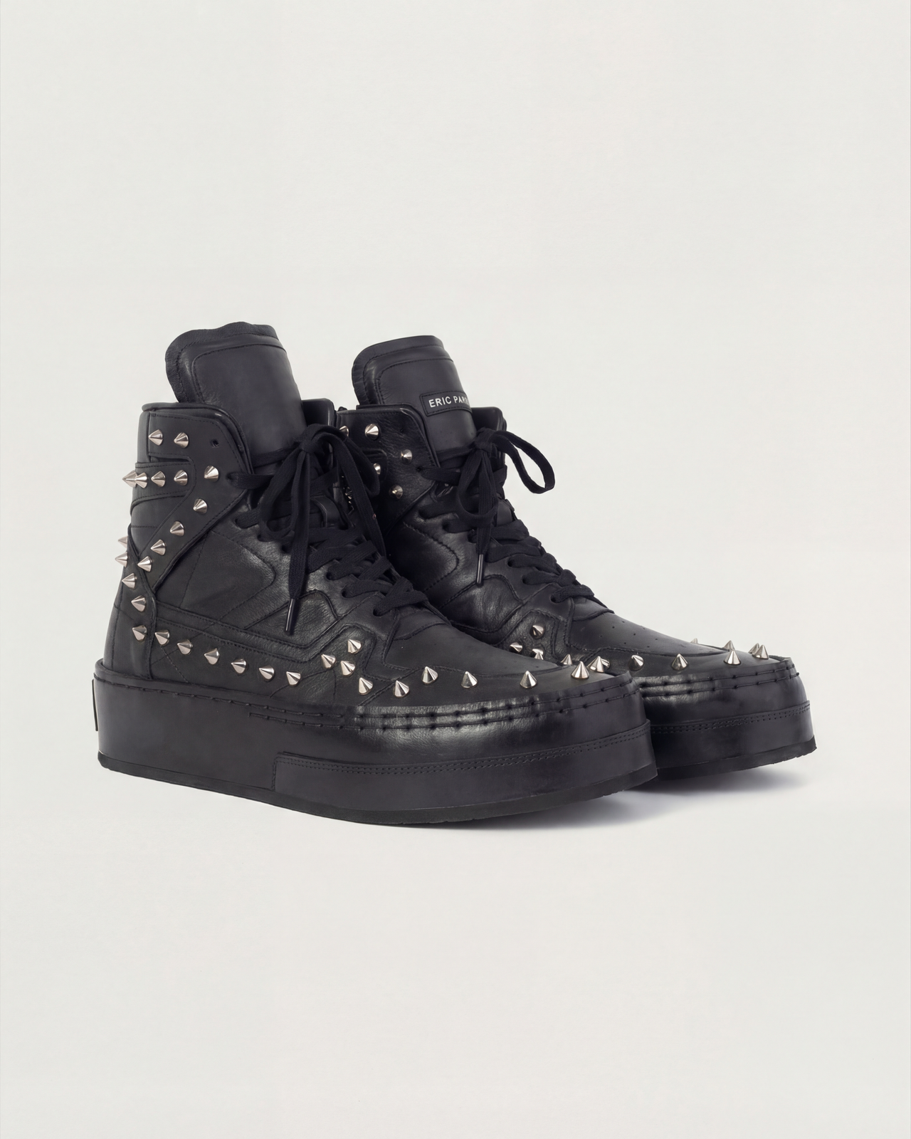 basketboot triple black studs